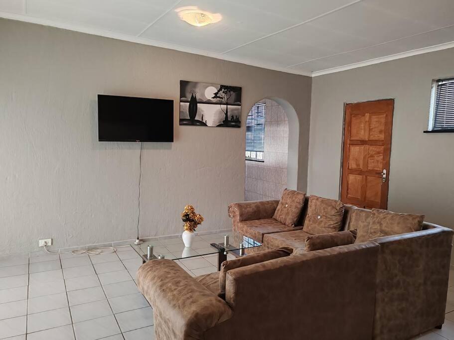 The Hidden Villa Boksburg Exterior photo